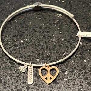 HARLEY DAVIDSON STAINLESS STEEL LADIES HEART BANGLE BRACELET